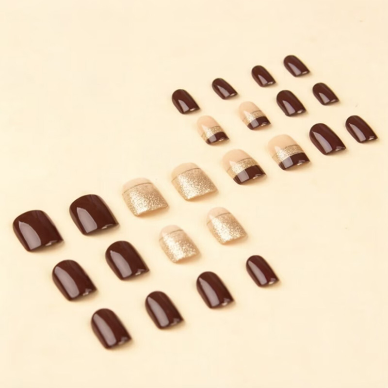 Korte vierkante nepnagels voor - Nail Art Glossy recensie en prijs