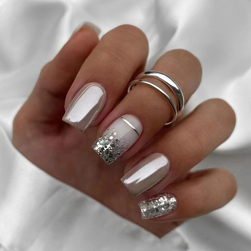 Korte vierkante nepnagels voor - Nail Art Glossy recensie en prijs